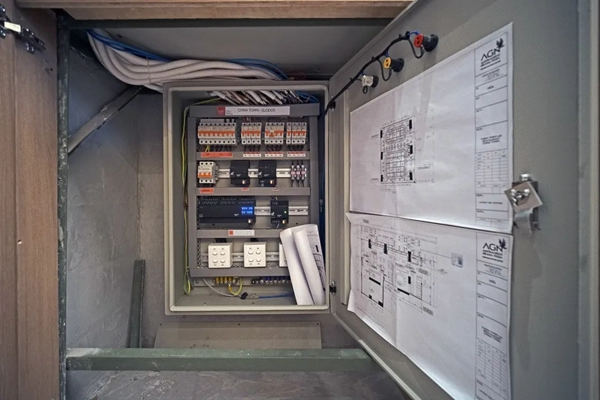 河?xùn)|智能家居:中餐館的智能燈光控制體驗