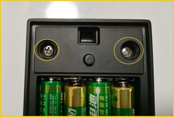 顏值超群，內在有料！行業權威媒體拆機測評KUB-KX9智能鎖!