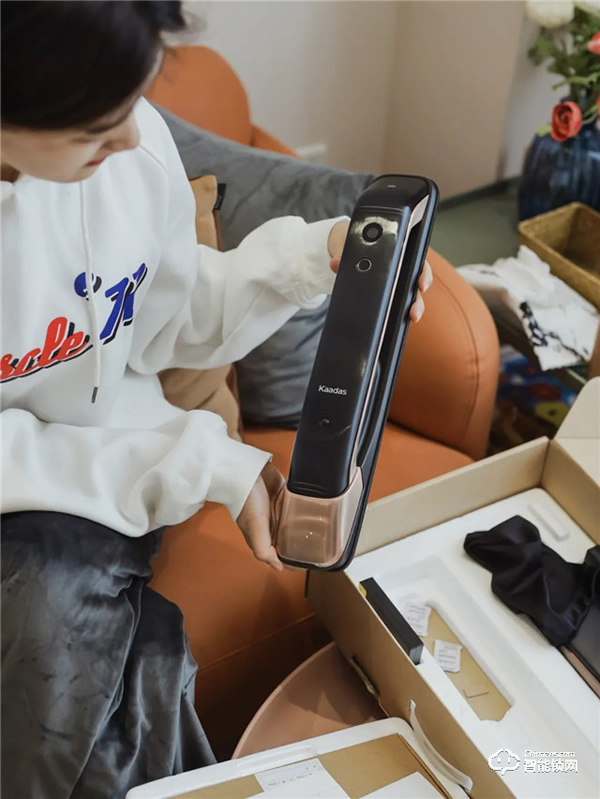 開學第一堂課!想換智能鎖,不知道如何測量門鎖尺寸?手把手教學~ 開學第一堂課!想換智能鎖,不知道如何測量門鎖尺寸?手把手教學~