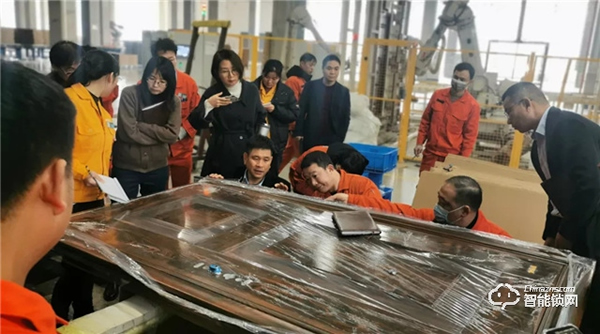 董事長王躍斌深入王力“未來工廠”，高標準檢核質(zhì)量細節(jié)