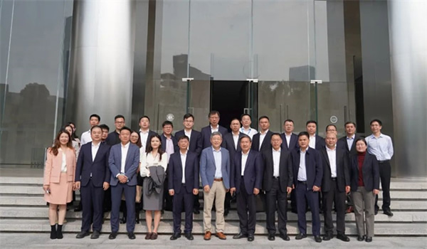 “很智能！” 中建四局黨委書(shū)記、董事長(zhǎng)易文權(quán)一行調(diào)研達(dá)實(shí)智能