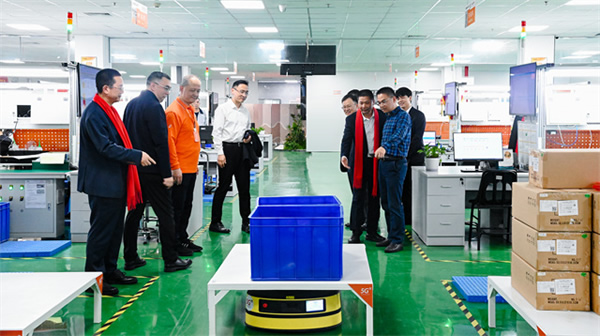 狄耐克攜手廈門聯通,打造5G智慧工廠,加快生產數字化升級 狄耐克攜手廈門聯通,打造5G智慧工廠,加快生產數字化升級