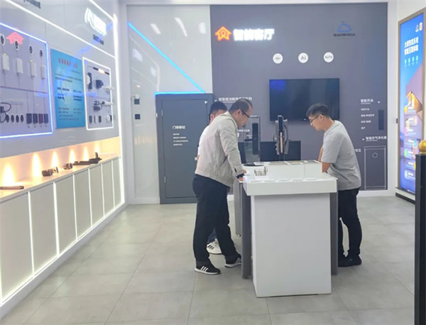 靖江星華智能與科羅歐簽約儀式