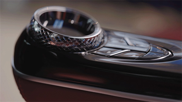 摩根全屋智能 × 奔馳凌際｜在移動空間里發揮智能的無限可能