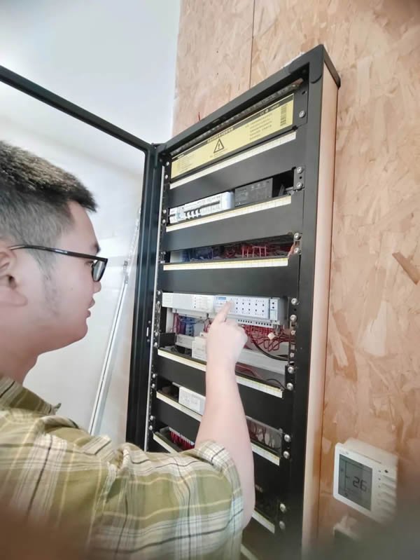 世聰智能 × 人物訪談 | 高級(jí)工程師張奇：我變強(qiáng)了，但我沒(méi)有變禿！