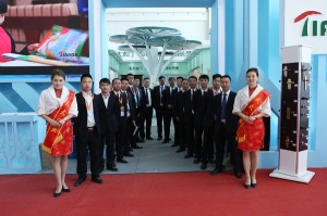 全體員工喊口號(hào)